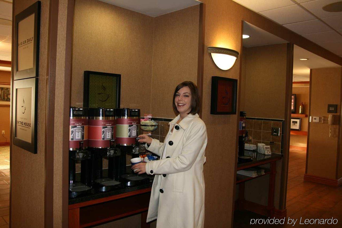 Hampton Inn Bellevue Restaurant photo